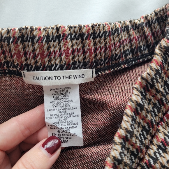 2/$20 👖 Plaid stretchy pants, size medium - Picture 3 of 3